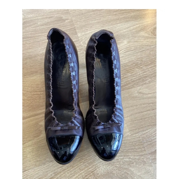 CHANEL Black and Brown Heels with Elegant Design - Picture 14 of 14
